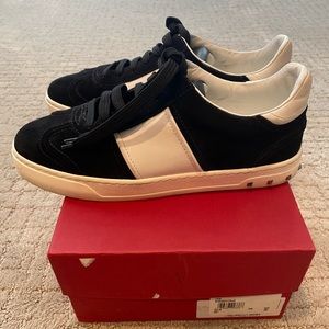 Valentino Garavani Rockstud Low Crew Black Suede Womens 39.5 9.5 Shoes Sneakers